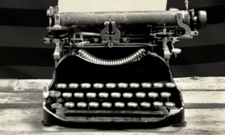 Oliveira Typewriter